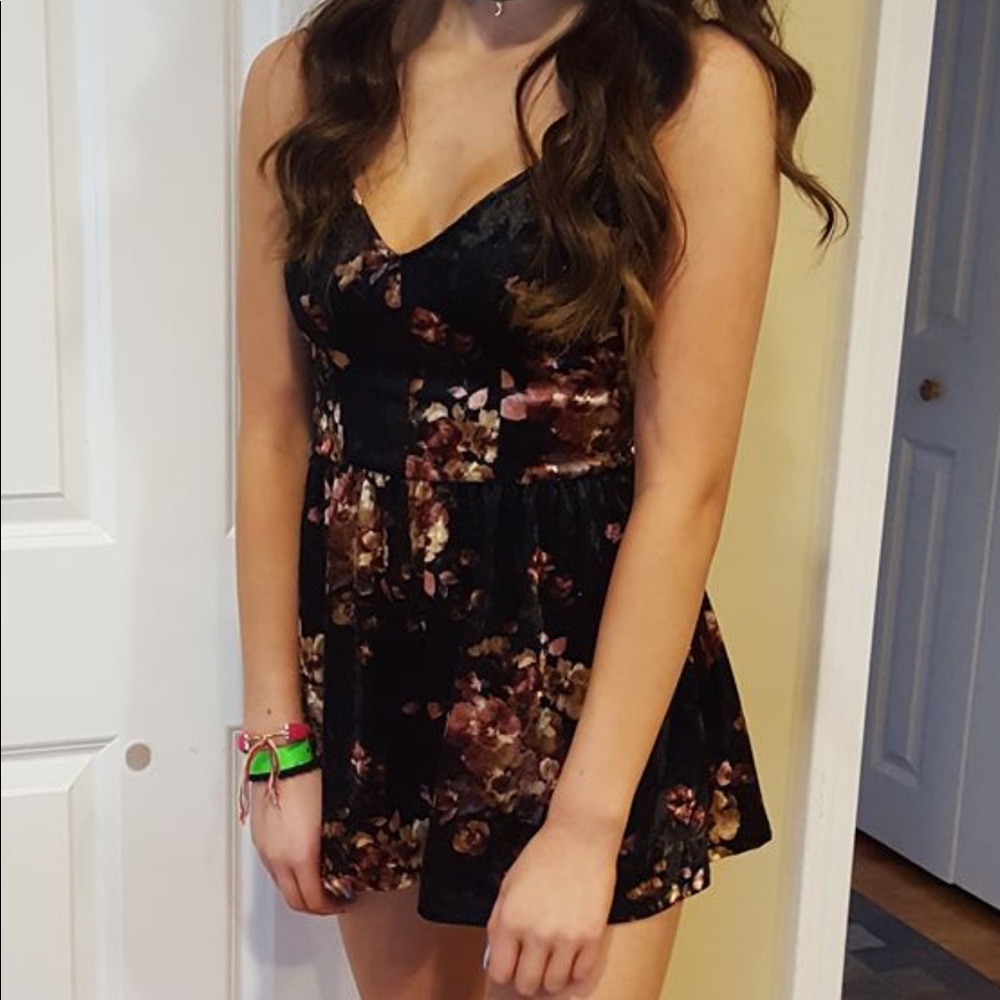 Pacsun Velvet romper